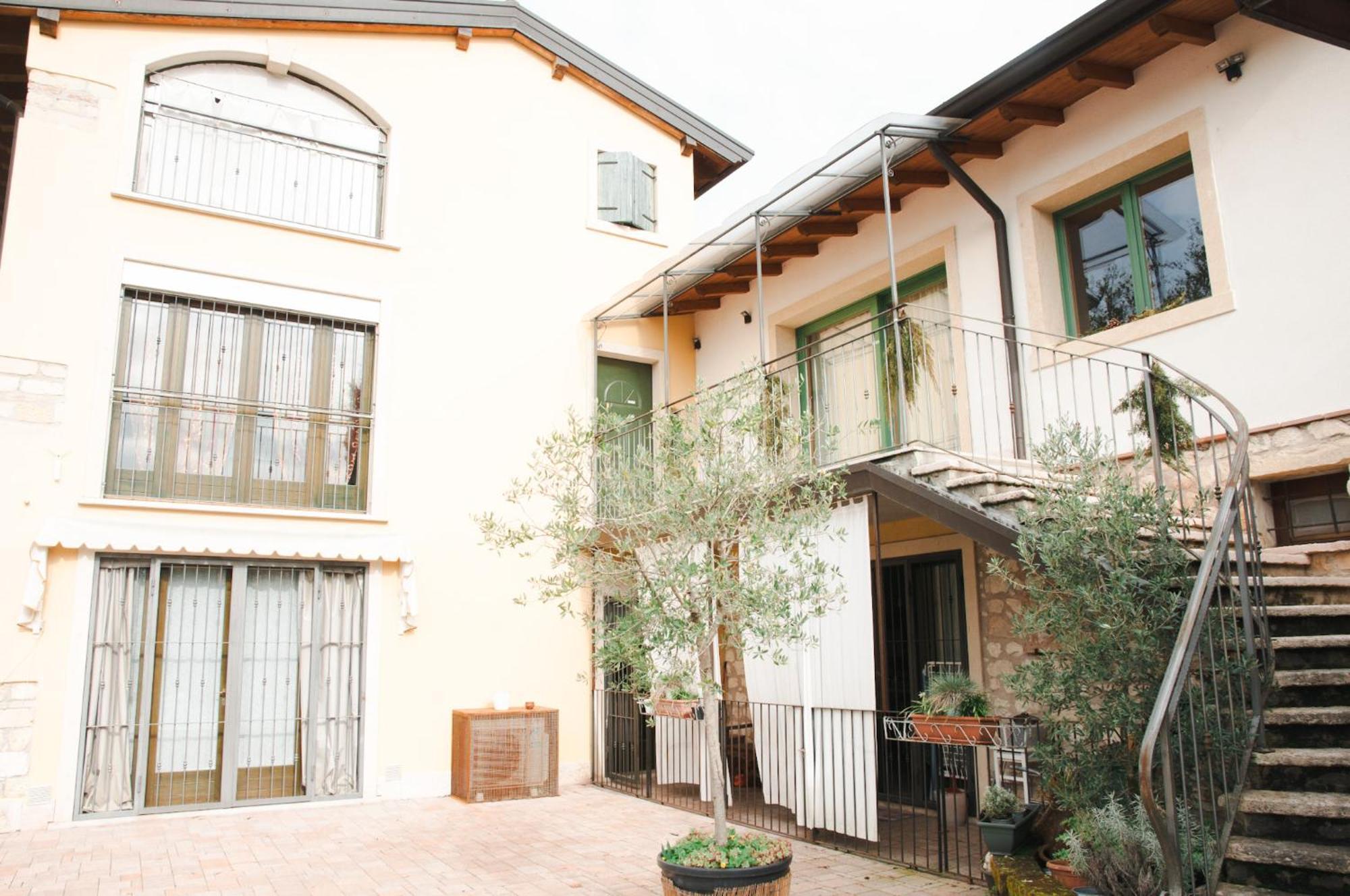 Apartamento Casale Manzoni Verona Exterior foto
